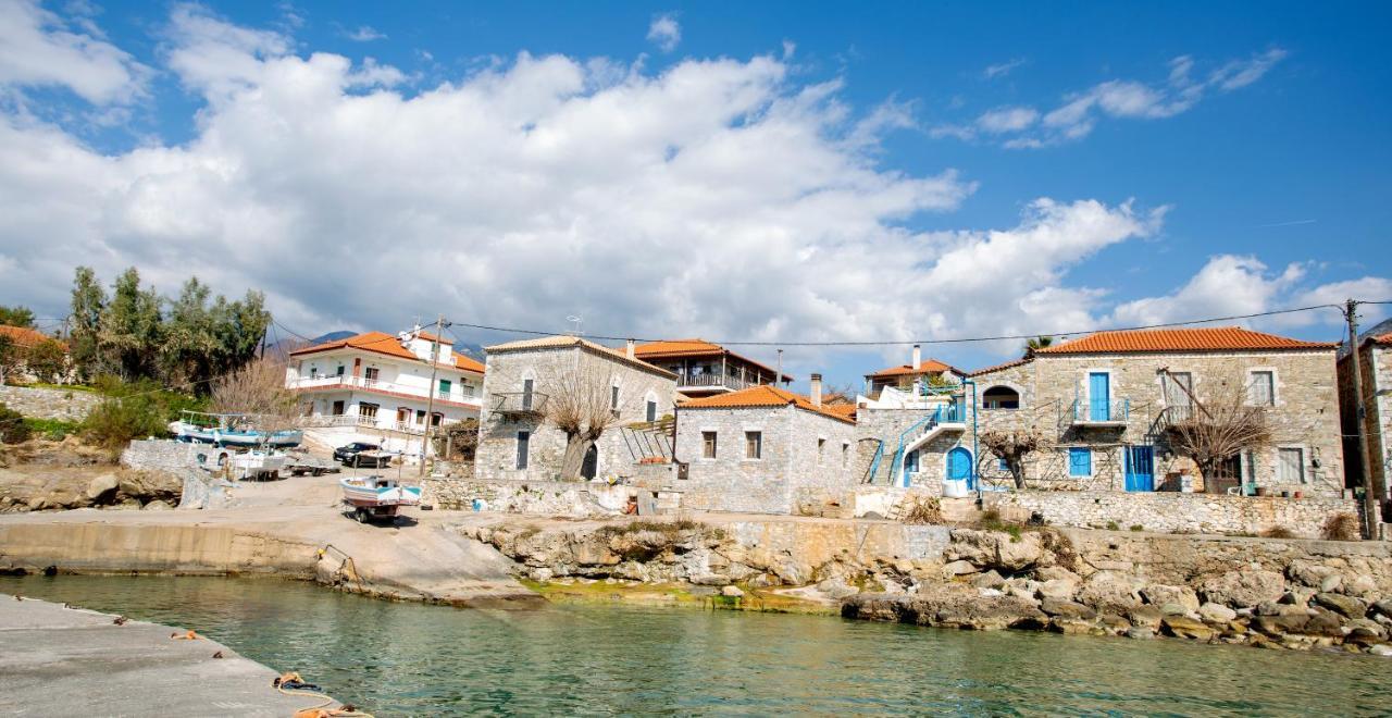 Отель Mani Stone Towers Kotronion  Экстерьер фото